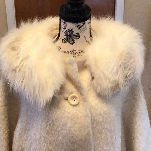 Gorgeous Vintage Coat Vandevers Tulsa 3/4 length sleeves. - Picture 2 of 7